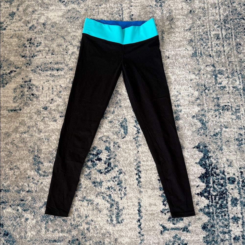 PINK Victoria's Secret Reversible Leggings in Black and Aqua/Royal Blue